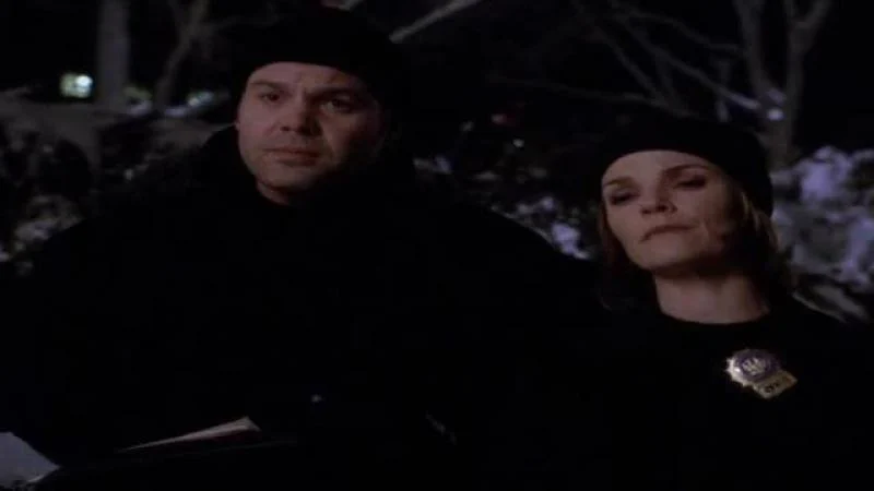 Кадры из сериала Закон и порядок. Преступное намерение (2001)