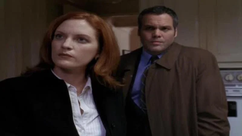 Кадры из сериала Закон и порядок. Преступное намерение (2001)