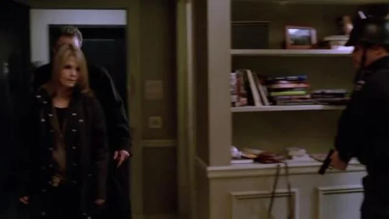 Кадры из сериала Закон и порядок. Преступное намерение (2001)