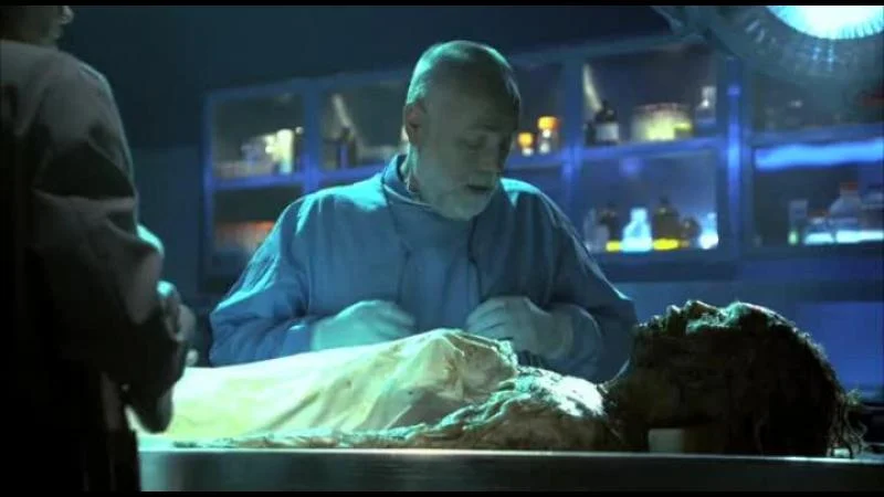 Кадры из сериала C.S.I. Место преступления (2000)