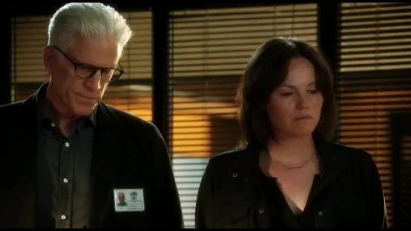 Кадры из сериала C.S.I. Место преступления (2000)